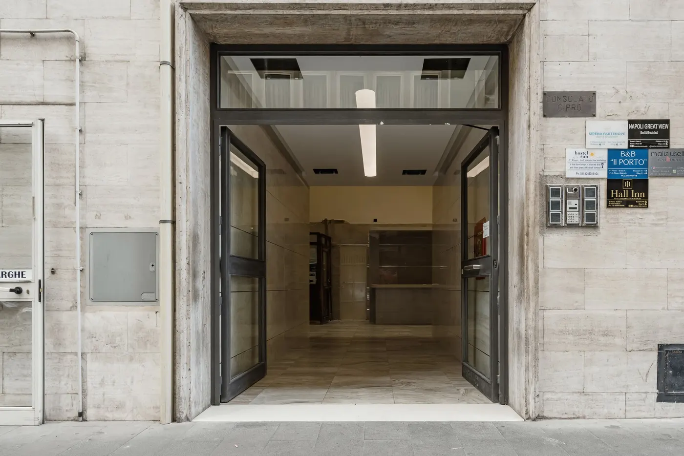Ingresso del palazzo in Via Melisurgo 15
